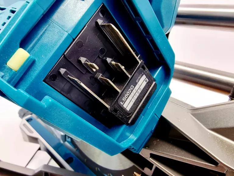 ukosnica-akumulatorowa-makita-xgt-ls002gz-napiecie-akumulatora-4000