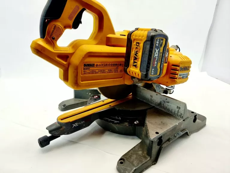 pila-ukosowa-z-posuwem-dewalt-dw777-1800w-dabrowszczakow-1811-sj-olsztyn