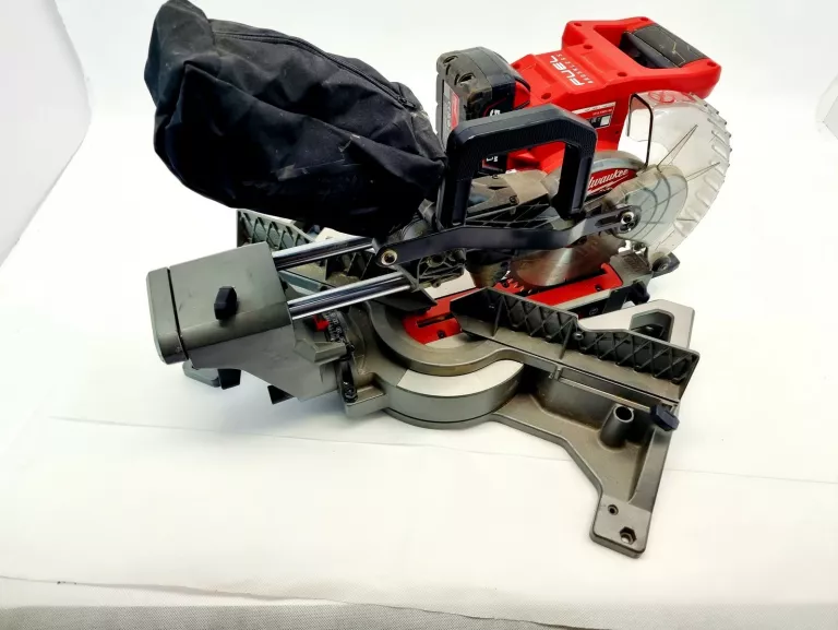 pila-ukosnica-z-posuwem-milwaukee-m18-fms190-predkosc-obrotowa-500000