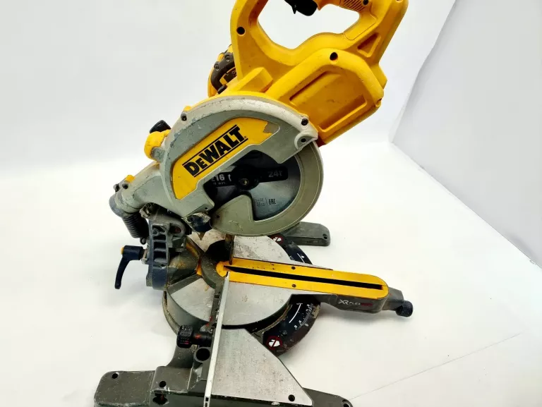 pila-ukosowa-z-posuwem-dewalt-dw777-1800w-marka-248811-950256