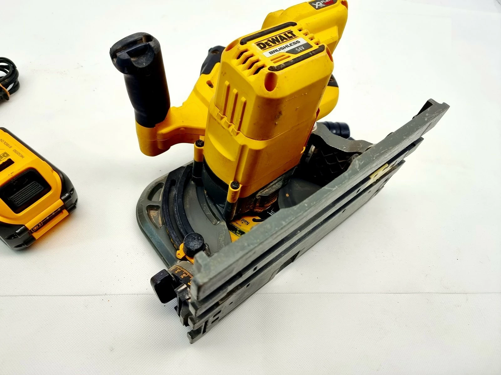 zaglebiarka-dewalt-dcs520nt-165mm-li-ion-54v-xr-glebokosc-ciecia-pod-katem-45-stopni-44