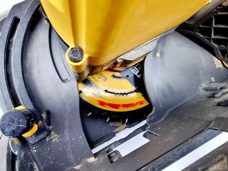 zaglebiarka-dewalt-dcs520nt-165mm-li-ion-54v-xr-wewnetrzna-srednica-tarczy-20