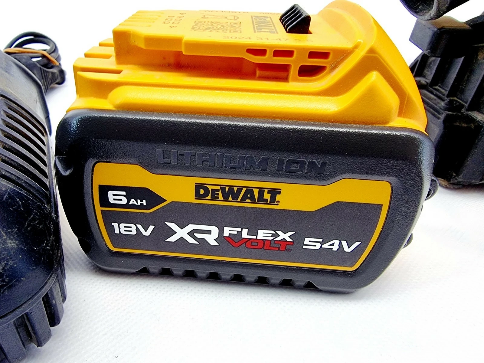 zaglebiarka-dewalt-dcs520nt-165mm-li-ion-54v-xr-stan-11323-2