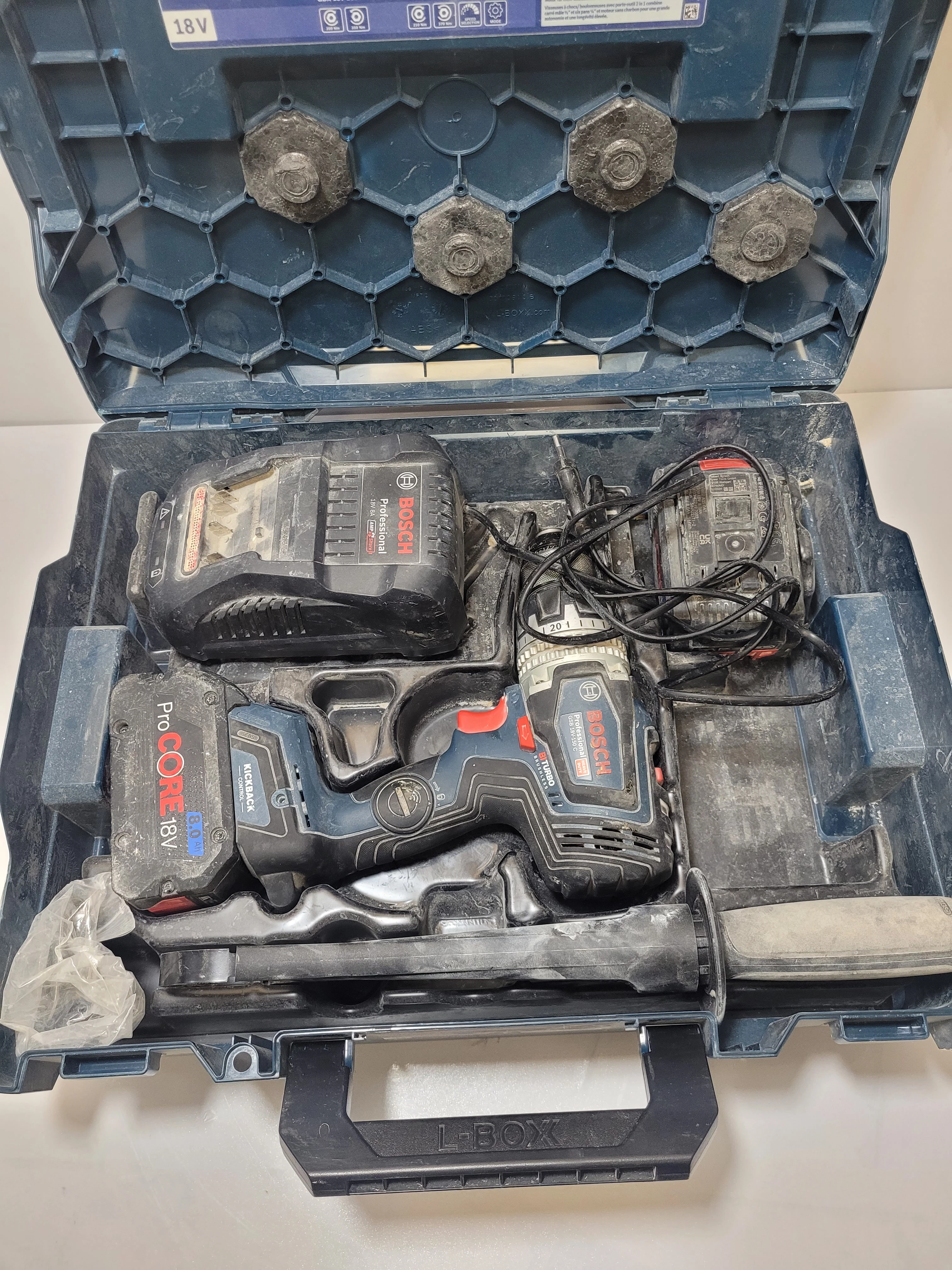 wkretarko-wiertarka-bosch-gsb-18v-150c-2x-aku-80ah-lad-wal-napiecie-v-128551-6