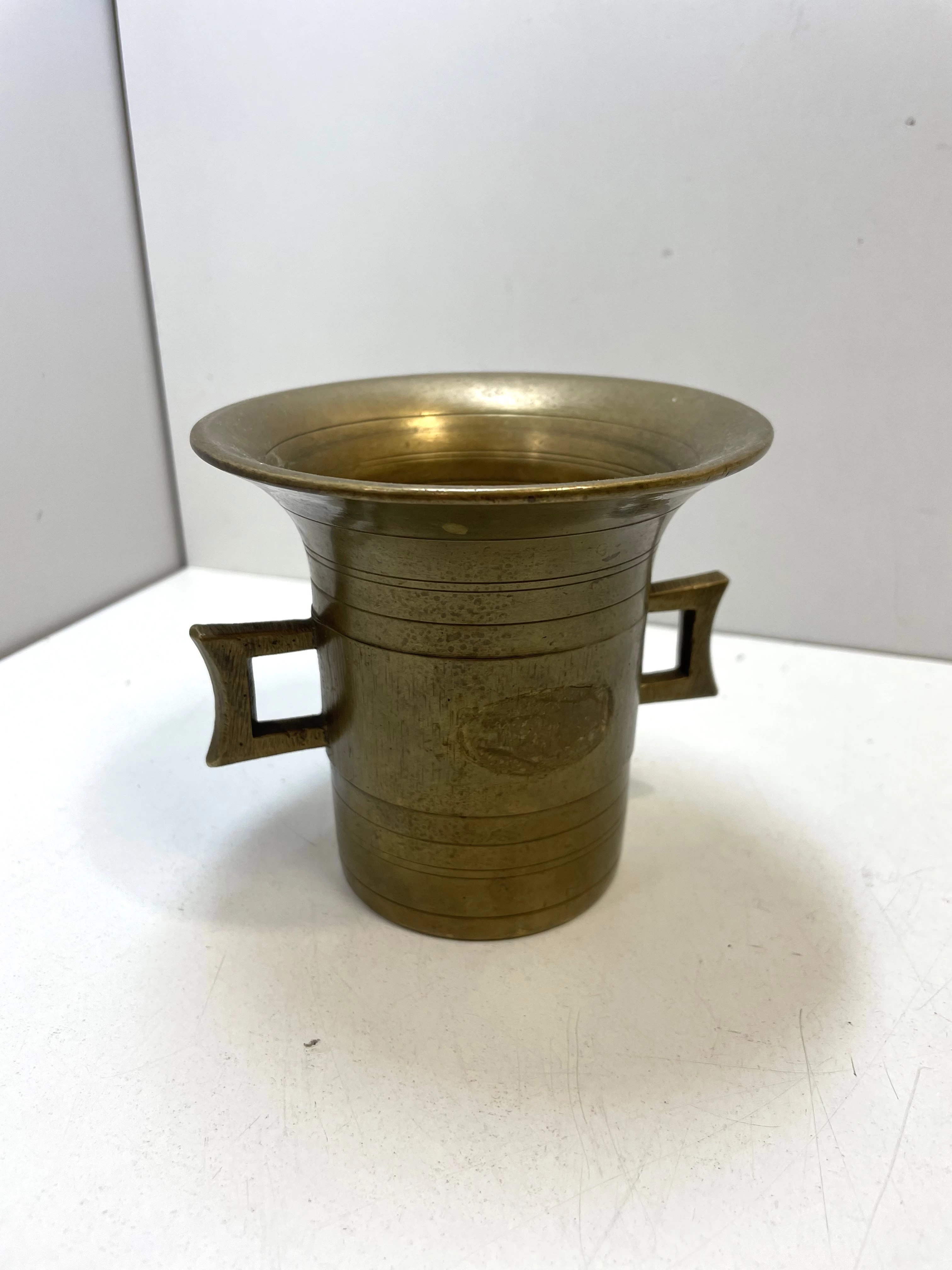 mozdziez-mosiezny-z-tluczkiem-osiedle-centrum-d1-krakow