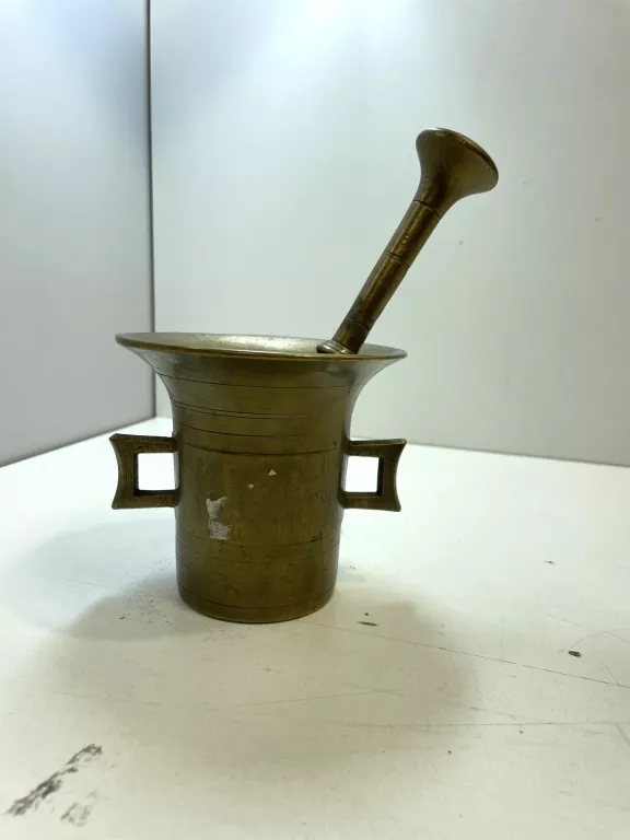 mozdziez-mosiezny-z-tluczkiem-osiedle-centrum-d1-krakow