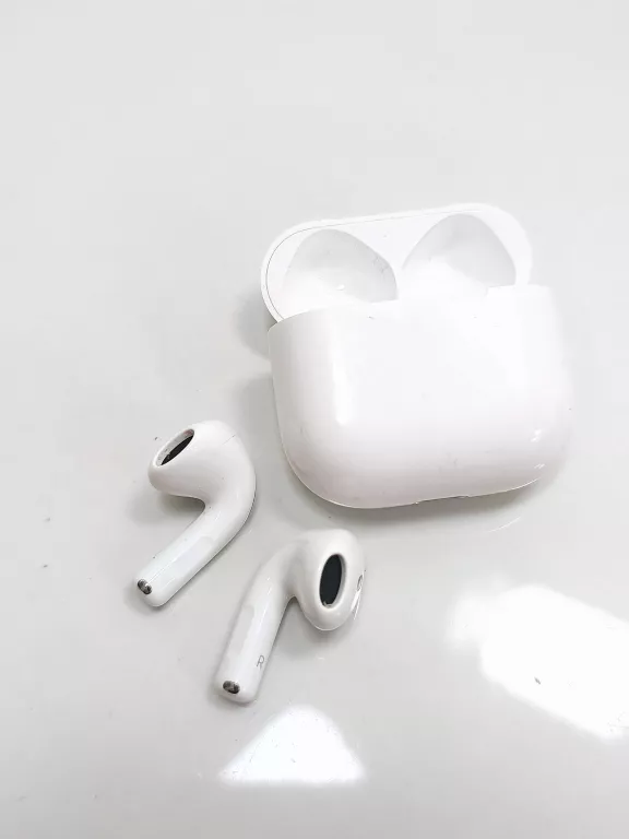 sluchawki-apple-airpods-4-anc-icloud-transmisja-sygnalu-203713-217785