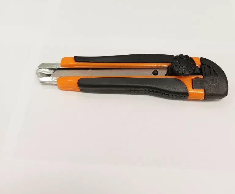 noz-do-tapet-vergionic-18-mm-marka-248811-1109855