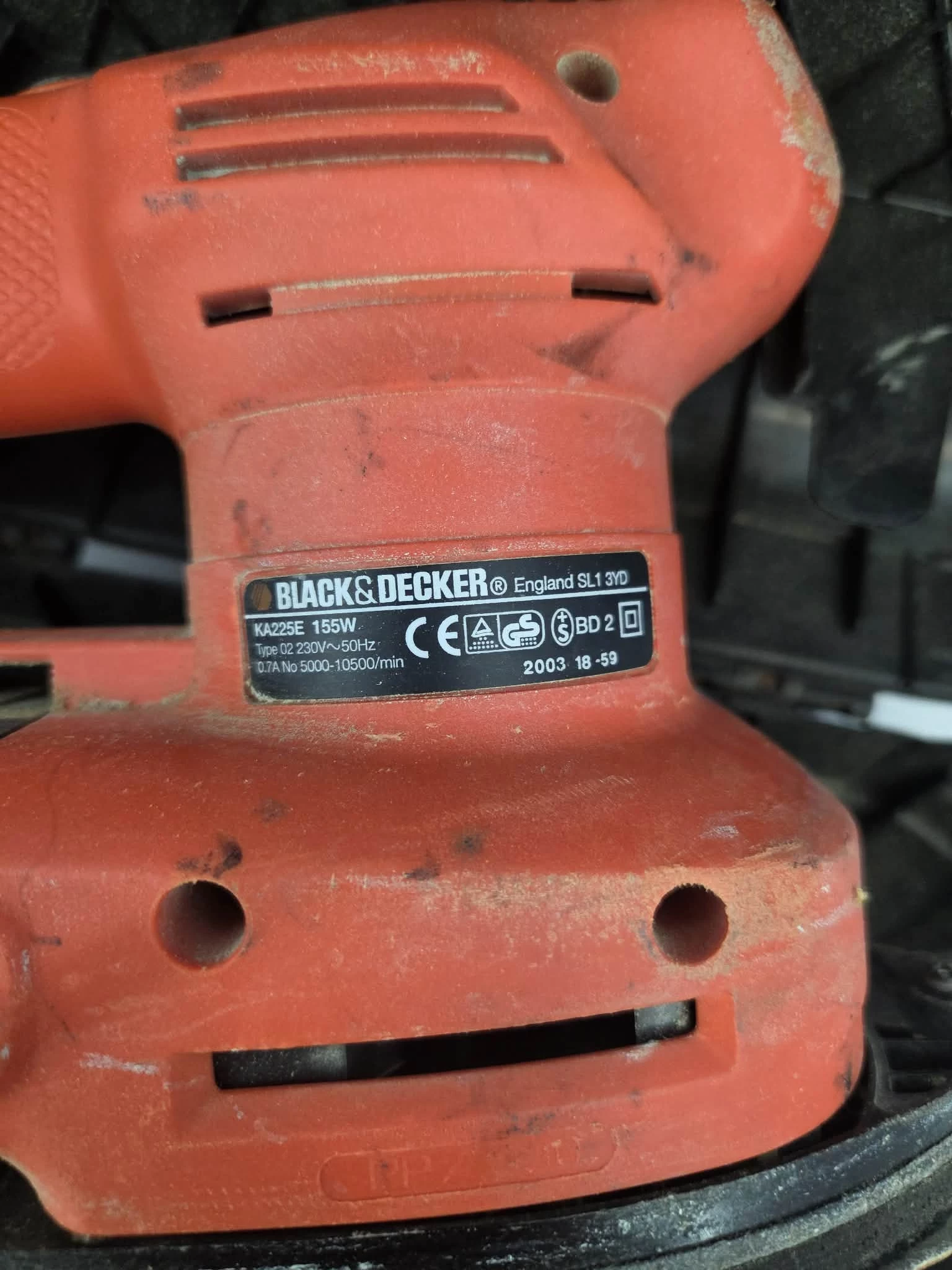 szlifierka-black-decker-ka225e-155w-rodzaj-zasilania-128529-2