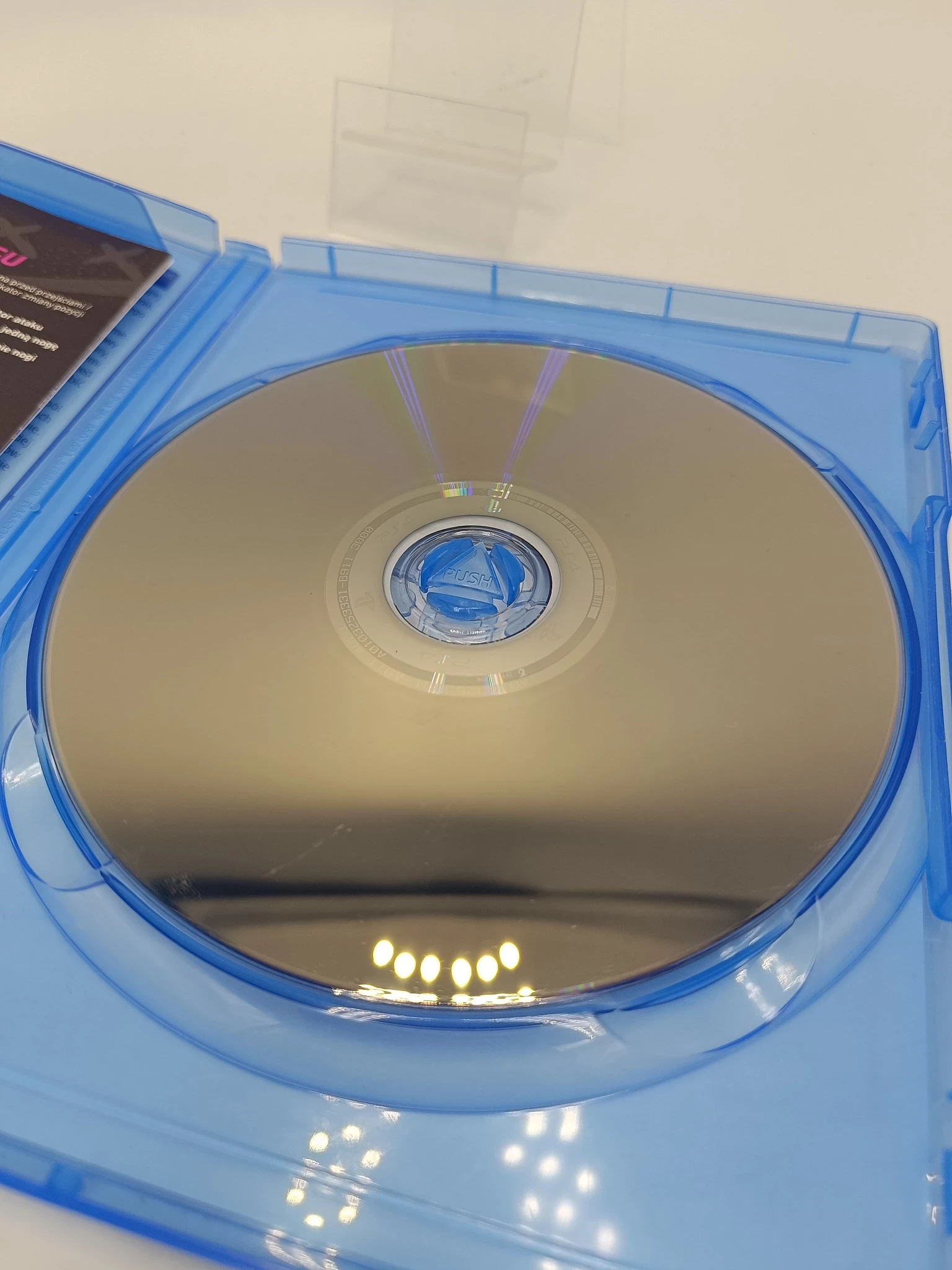 gra-ps4-ufc-4-stan-11323-2