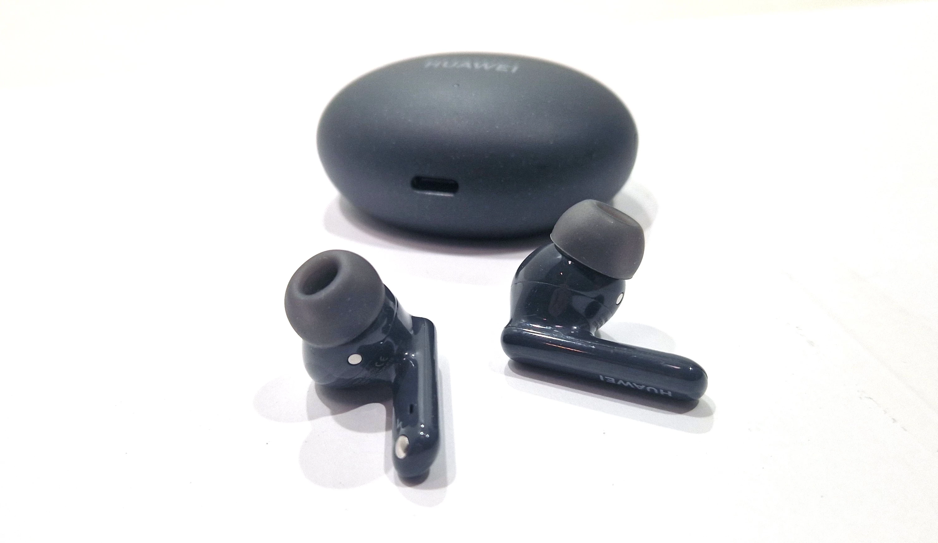 sluchawki-huawei-freebuds-5i-t0041l-kolor-dominujacy-129357-3