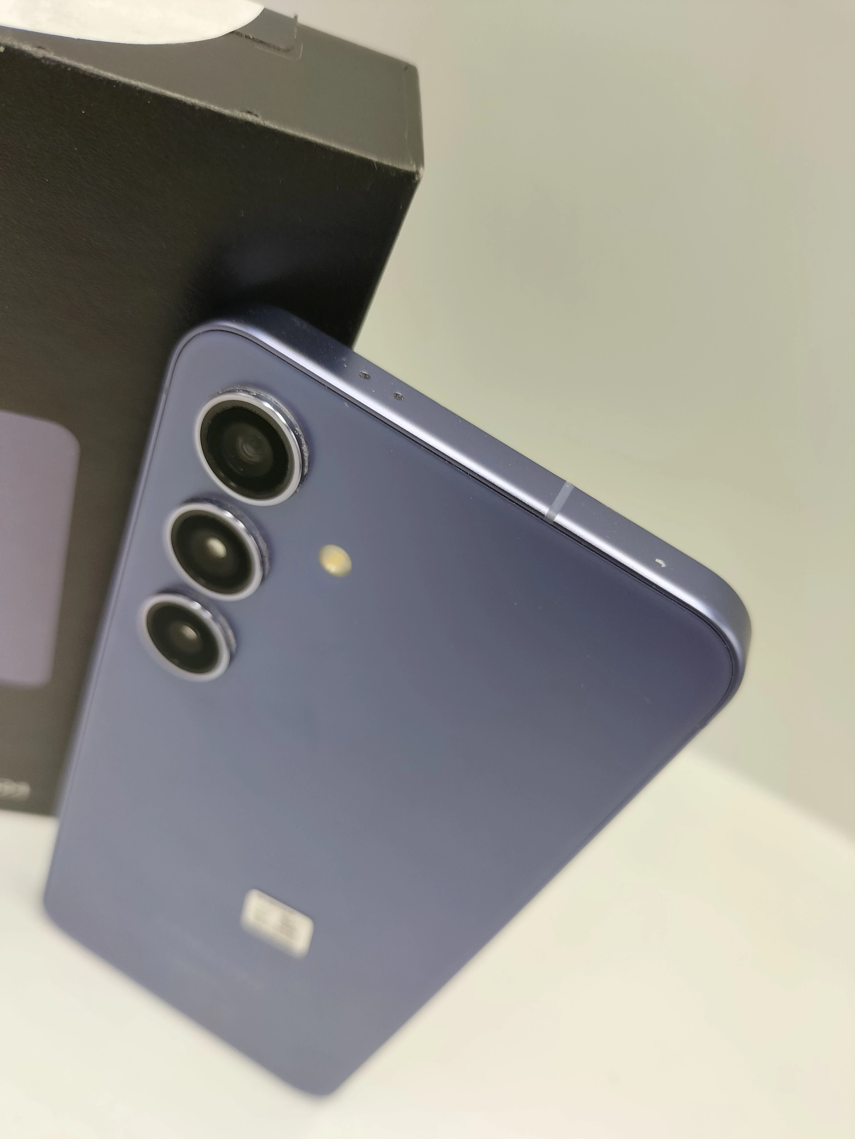 smartfon-samsung-galaxy-s24-8-gb-128-gb-5g-fioletowy-stan-11323-2