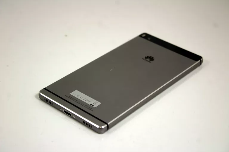 telefon-huawei-p8-przekatna-ekranu-500
