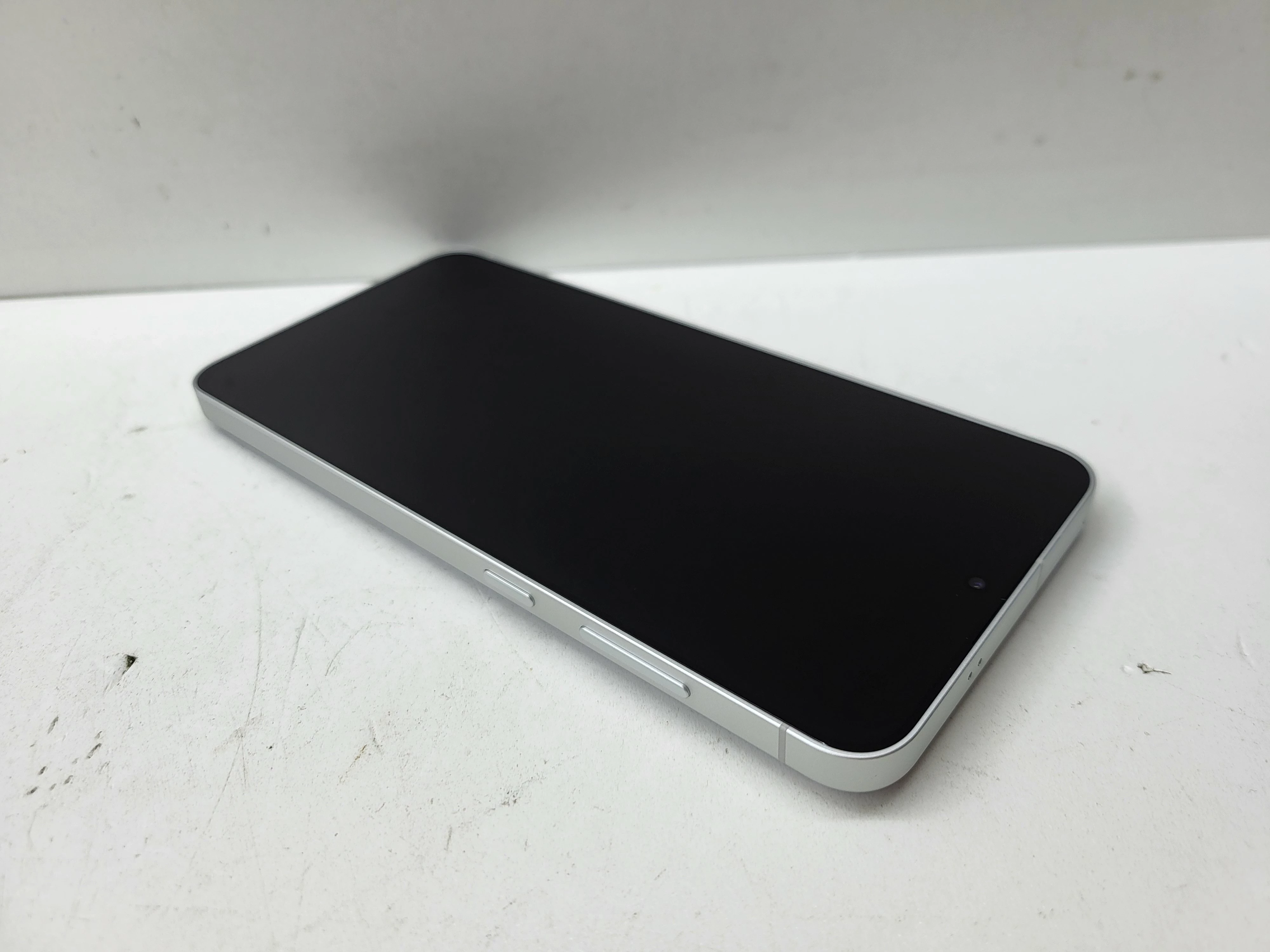 samsung-galaxy-s25-fe-przekatna-ekranu-670