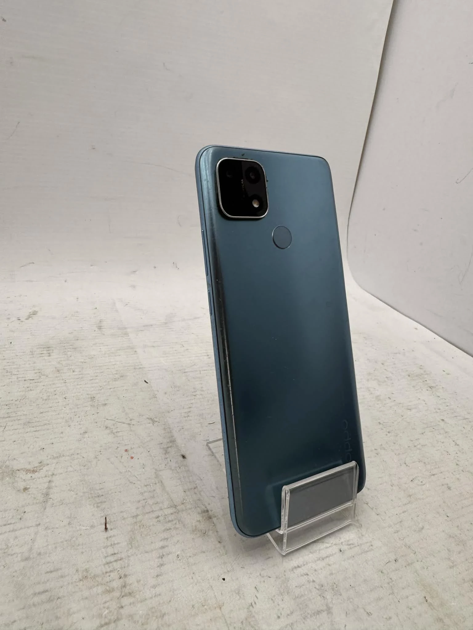 telefon-oppo-a15s-64gb-pasek-na-ekranie-stan-11323-2