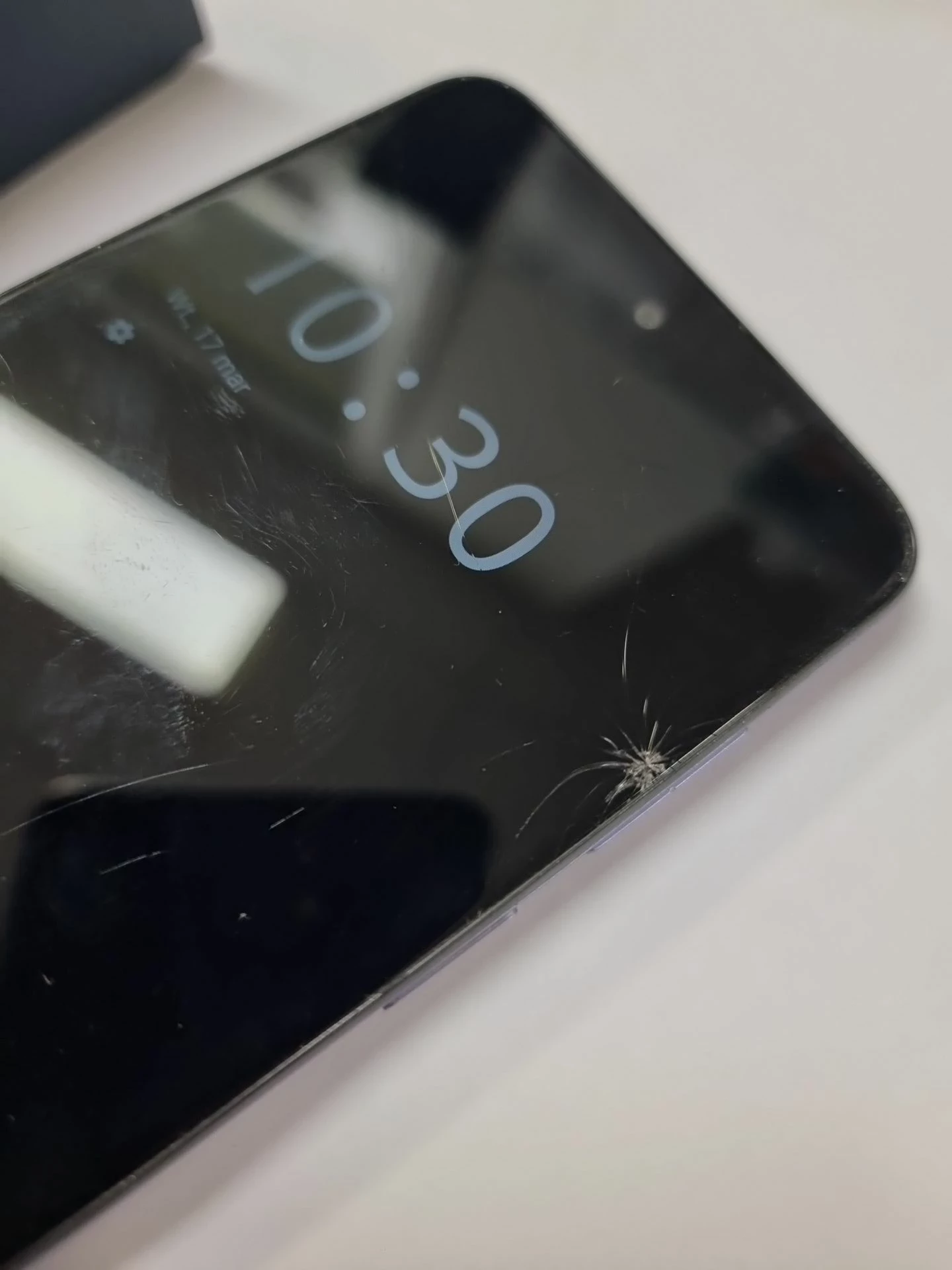 telefon-motorola-g13-stan-11323-2