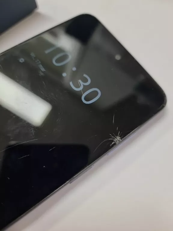 telefon-motorola-g13-stan-11323-2