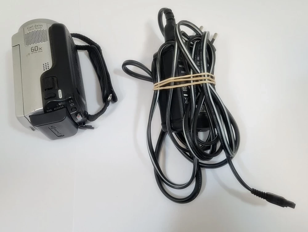 kamera-cyfrowa-sony-dcr-sr38e-zawiera-baterie-250685-2006716