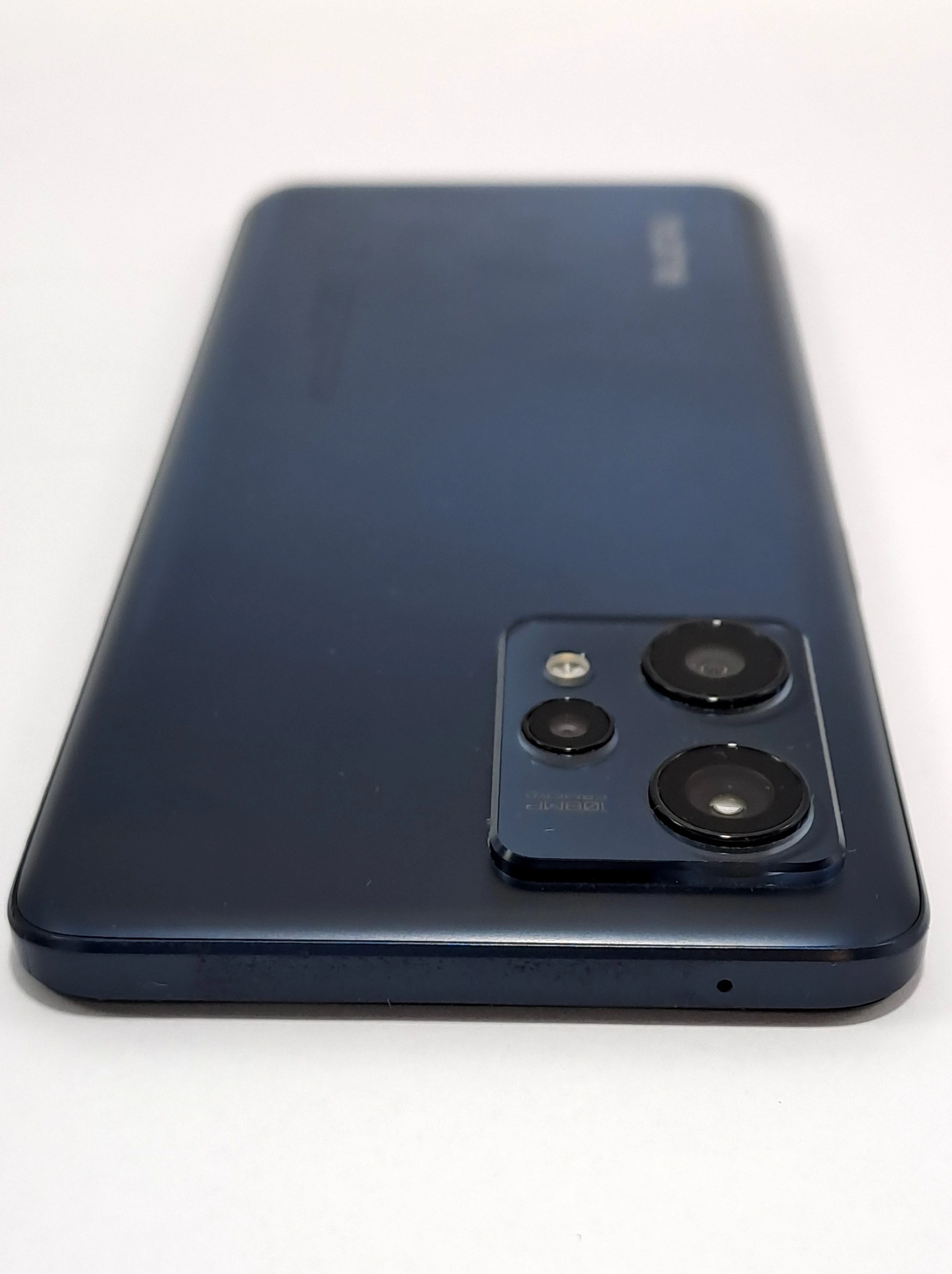 telefon-realme-9-8gb128gb-przekatna-ekranu-640