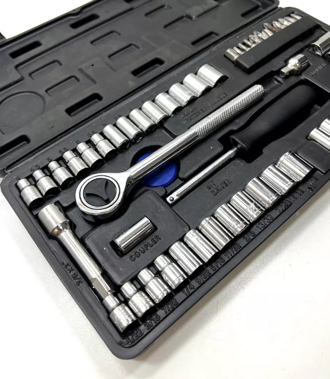 zestaw-klucz-z-nasadkami-w-walizce-ean-gtin-5904665712771