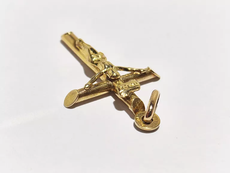 sliczny-9k-zloty-krzyzyk-z-chrystusem-093g-kamien-17088-524288