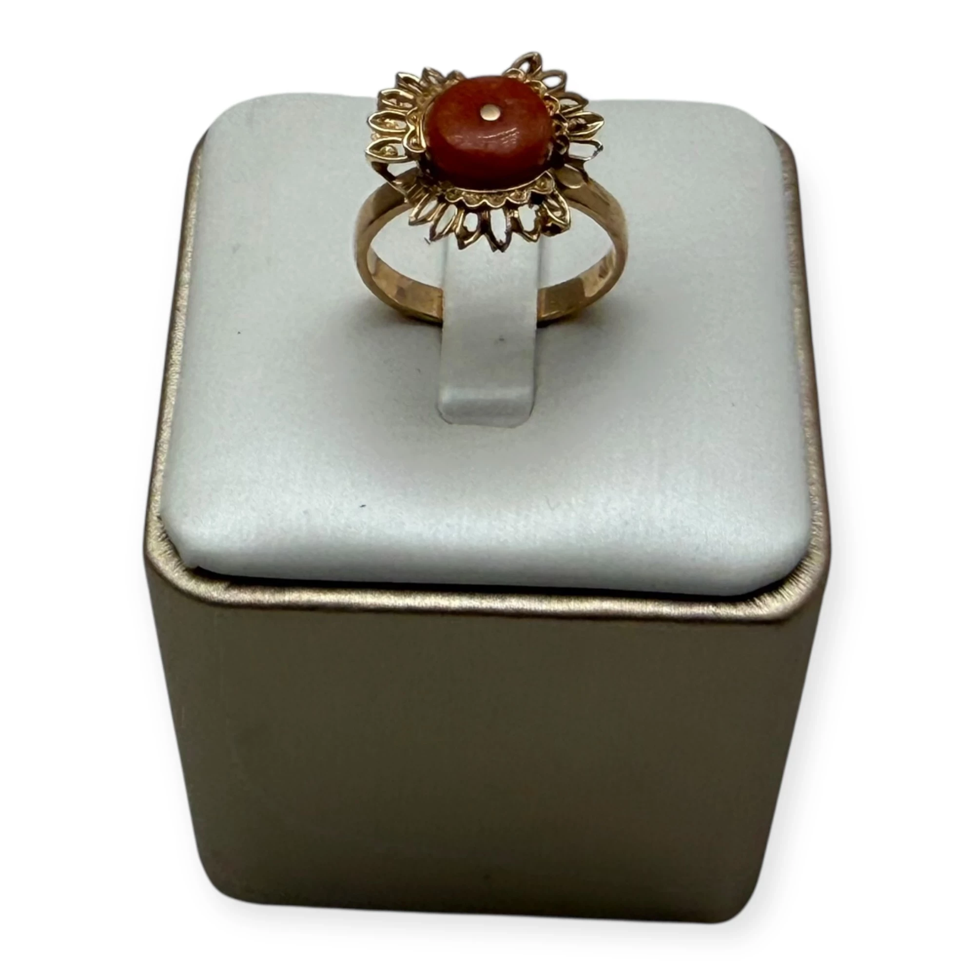 cudowny-zloty-pierscionek-z-koralem-450g-pr585-r17-jednosci-narodowej-45-sj-wroclaw