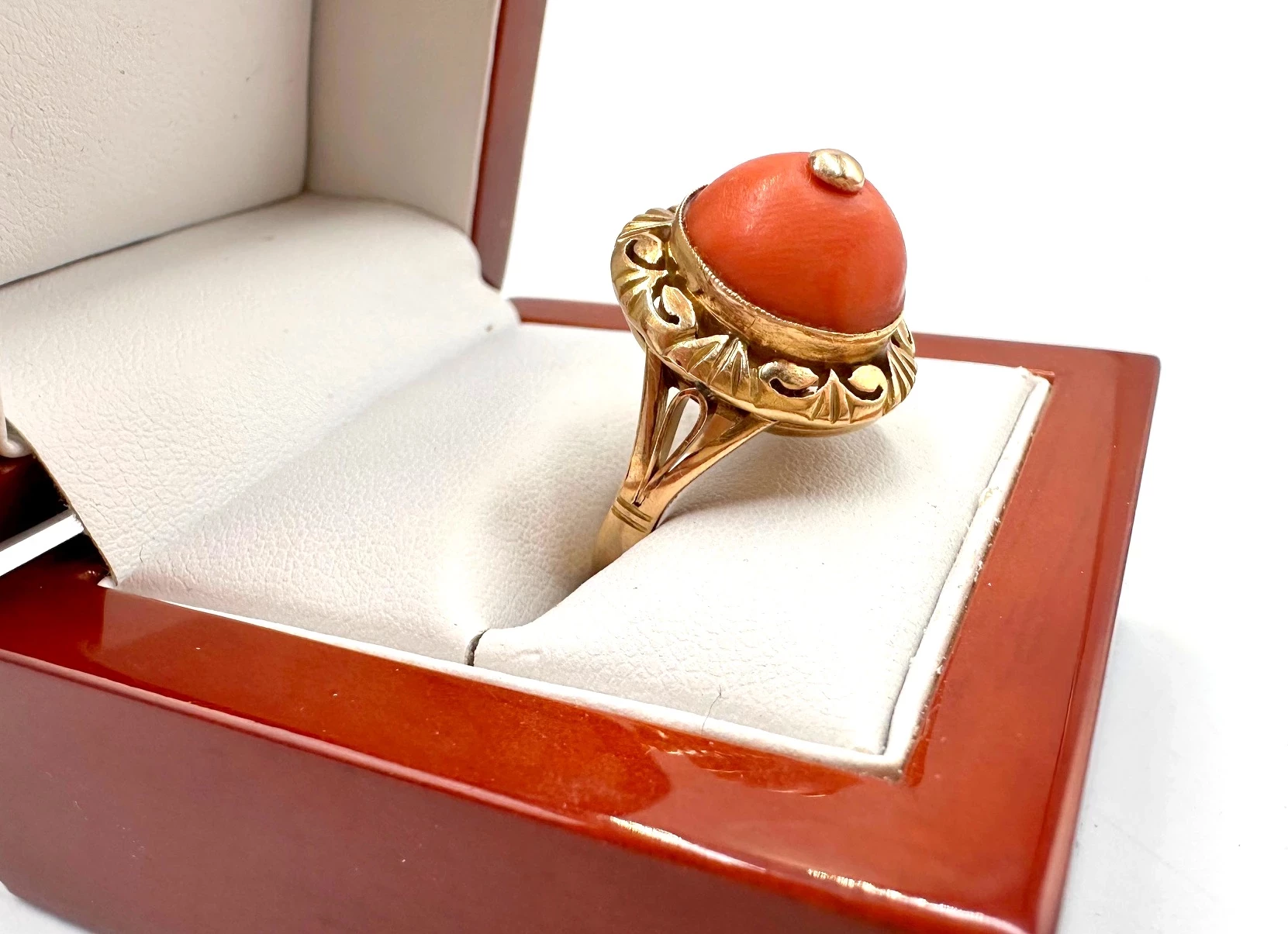 zloty-pierscionek-z-naturalnym-koralem-r15-950g-p585-kopula-rodzaj-2205-2