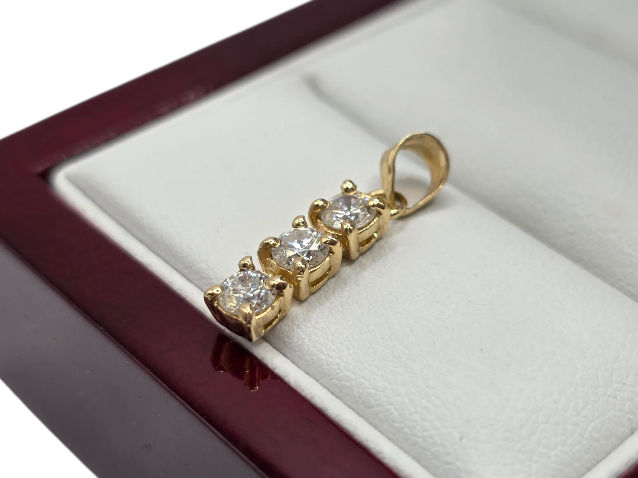 sliczna-zlota-zawieszka-z-diamentami-066ct-585-128g-stan-11323-238058