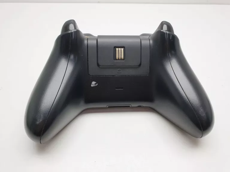 pad-do-konsoli-xbox-one-czarny-sposob-podlaczenia-210654-2