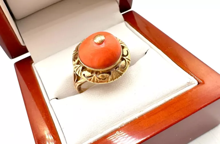 zloty-pierscionek-z-naturalnym-koralem-r15-950g-p585-kopula-waga-950
