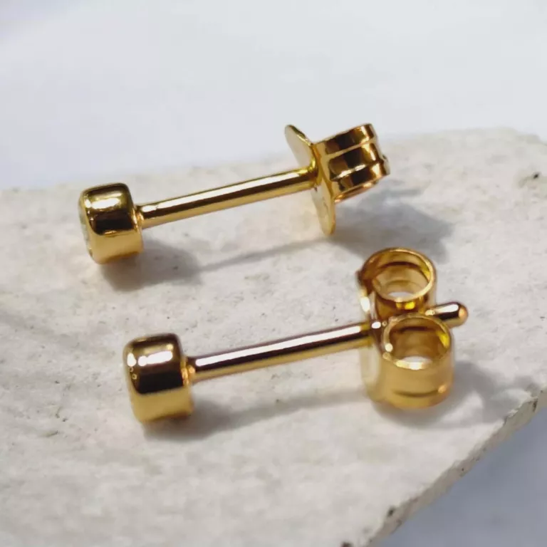 minimalistyczne-srebrne-wkreciki-z-cyrkonia-pozlacane-sr-925-052-g-rodzaj-2205-2