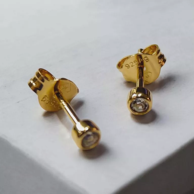 minimalistyczne-srebrne-wkreciki-z-cyrkonia-pozlacane-sr-925-052-g-11-listopada-4-lask-palladium