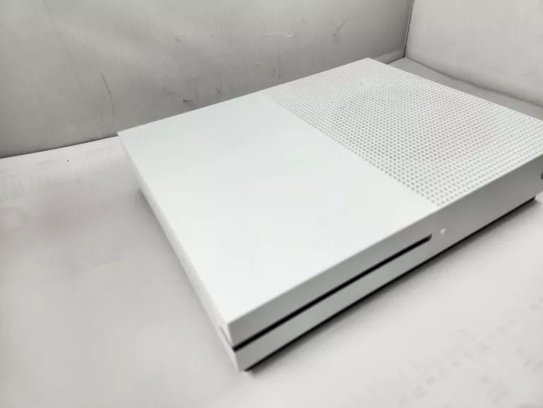 konsola-xbox-one-s-1tb-pad-6-gier-zestaw-stan-11323-2