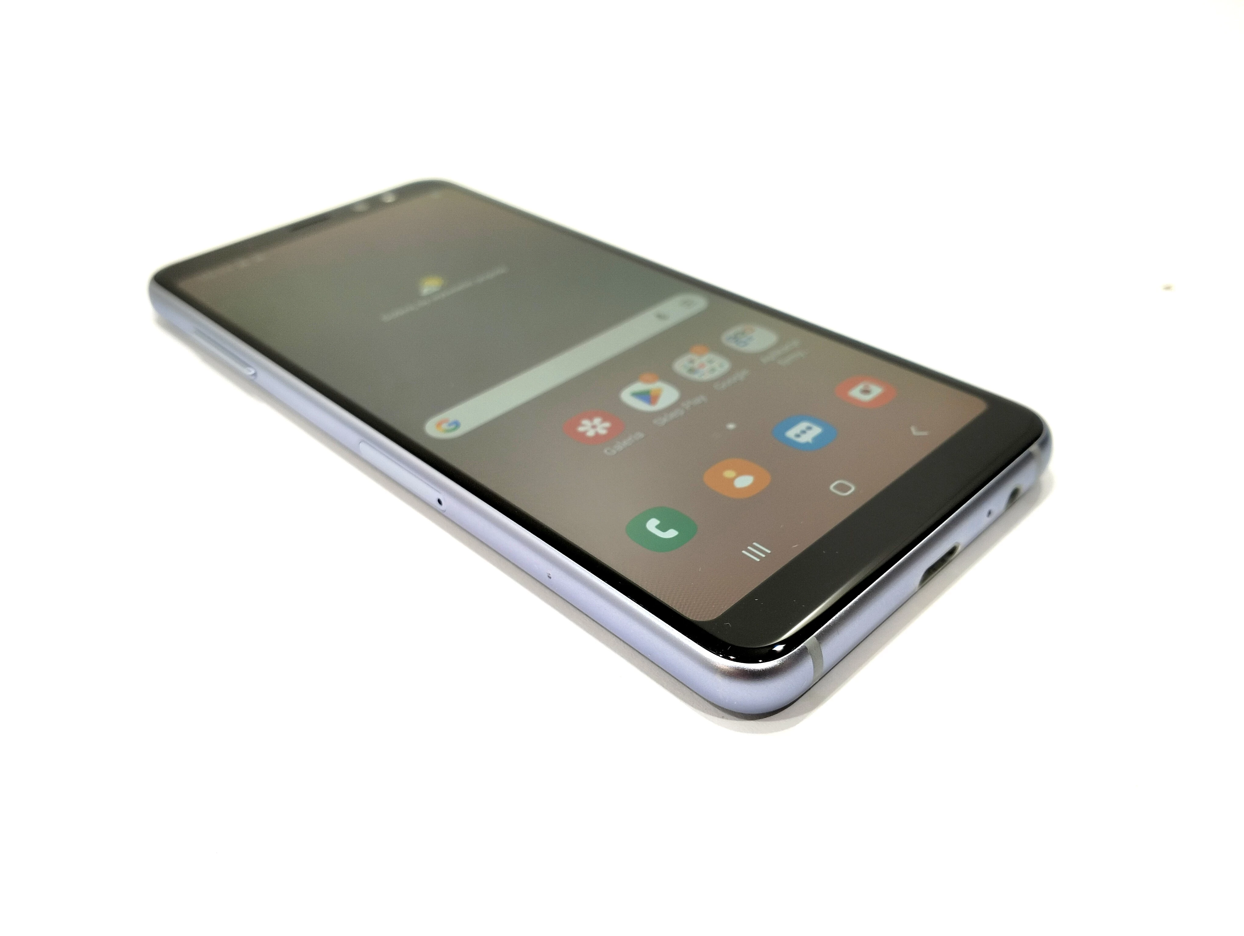 telefon-samsung-a8-2018-464gb-2sim-pojemnosc-akumulatora-3000