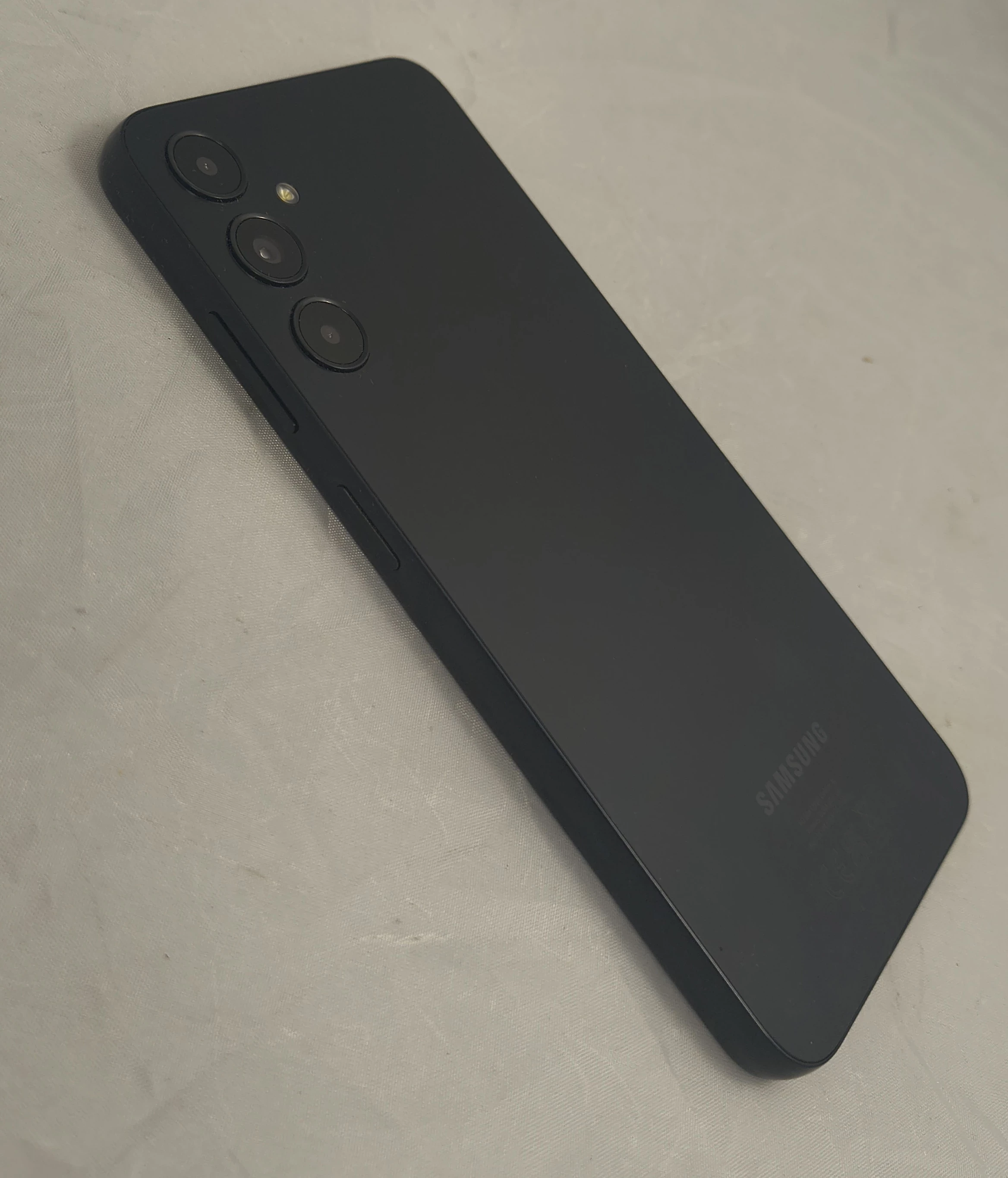 telefon-samsung-galaxy-a05s-464gb-pudelko-kabel-przekatna-ekranu-670