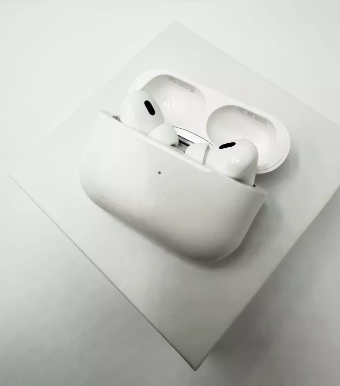 sluchawki-airpods-pro-komplet-kolor-dominujacy-129357-2