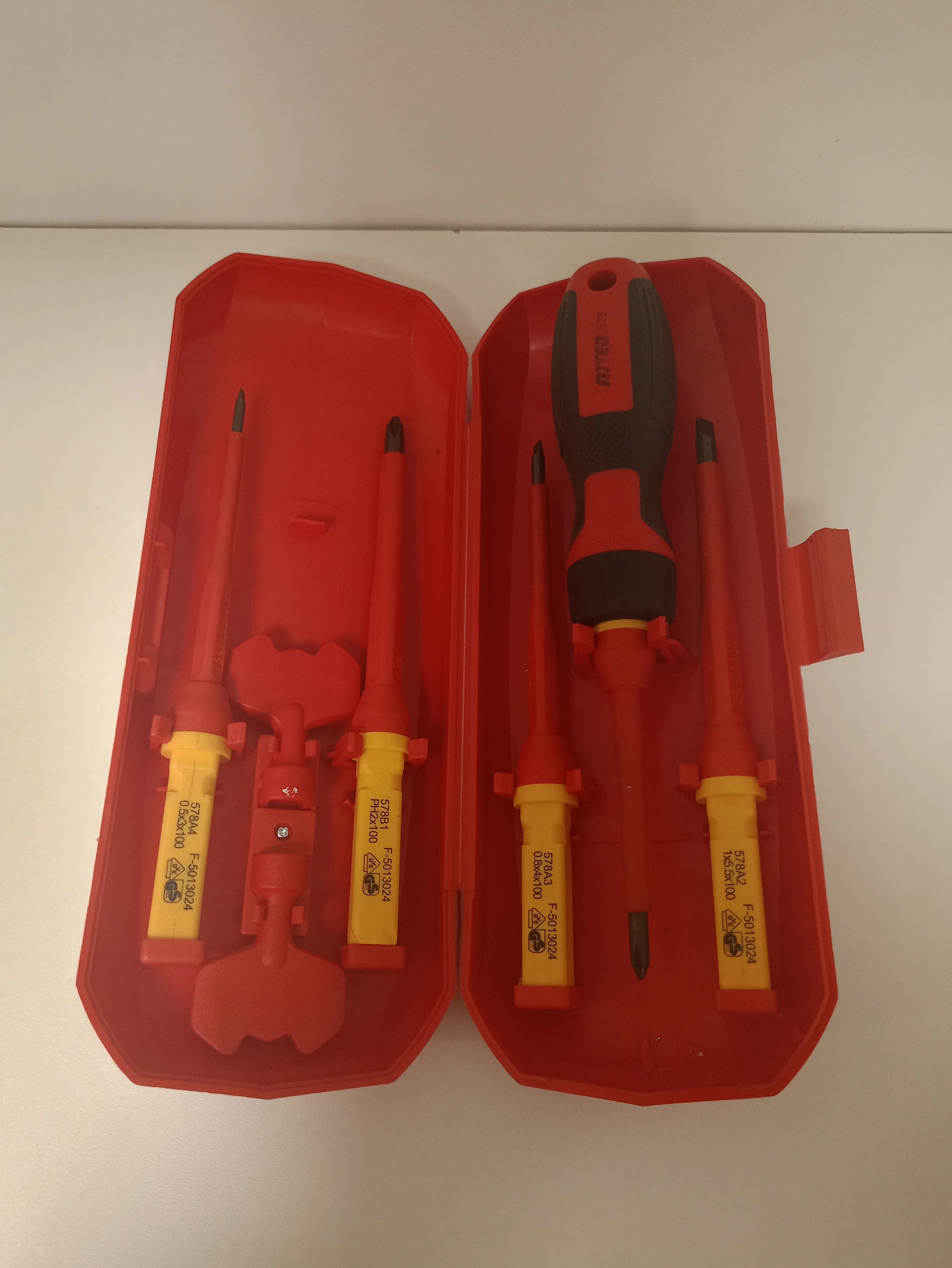 zestaw-wkretakow-vde-z-wymiennymi-trzpieniami-prusa-1-legnica