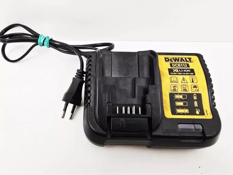 ladowarka-dewalt-dcb112-stan-11323-2