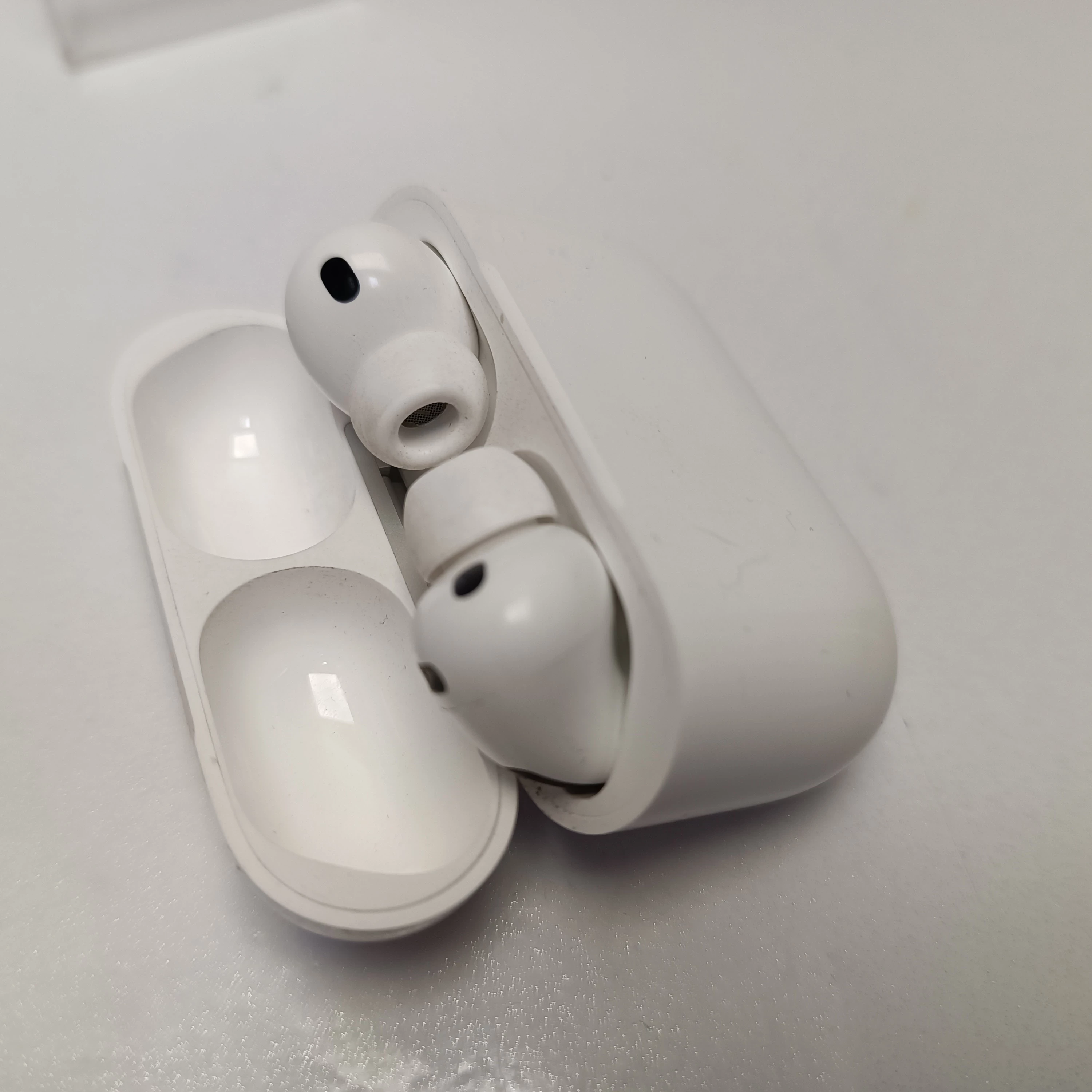apple-airpods-pro-3-a3063-gwarancja-kod-producenta-mfhp4zma