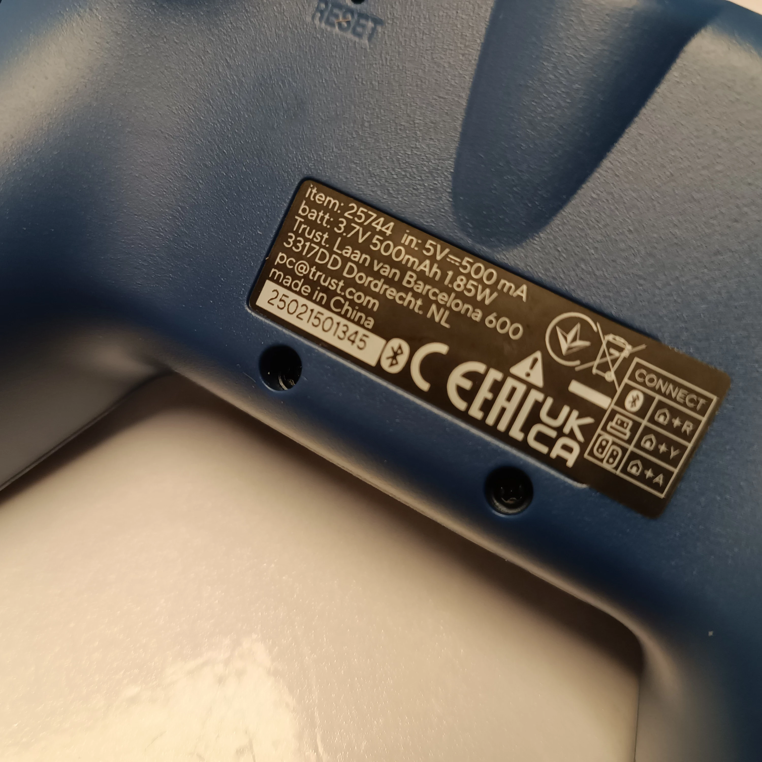 pad-bezprzewodowy-trust-gxt1542sm-sposob-podlaczenia-210654-2