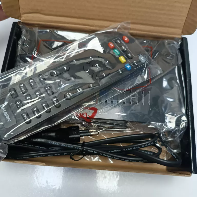 dekoder-dvb-t2-shark-dvbt005-sh-h265-stan-11323-2