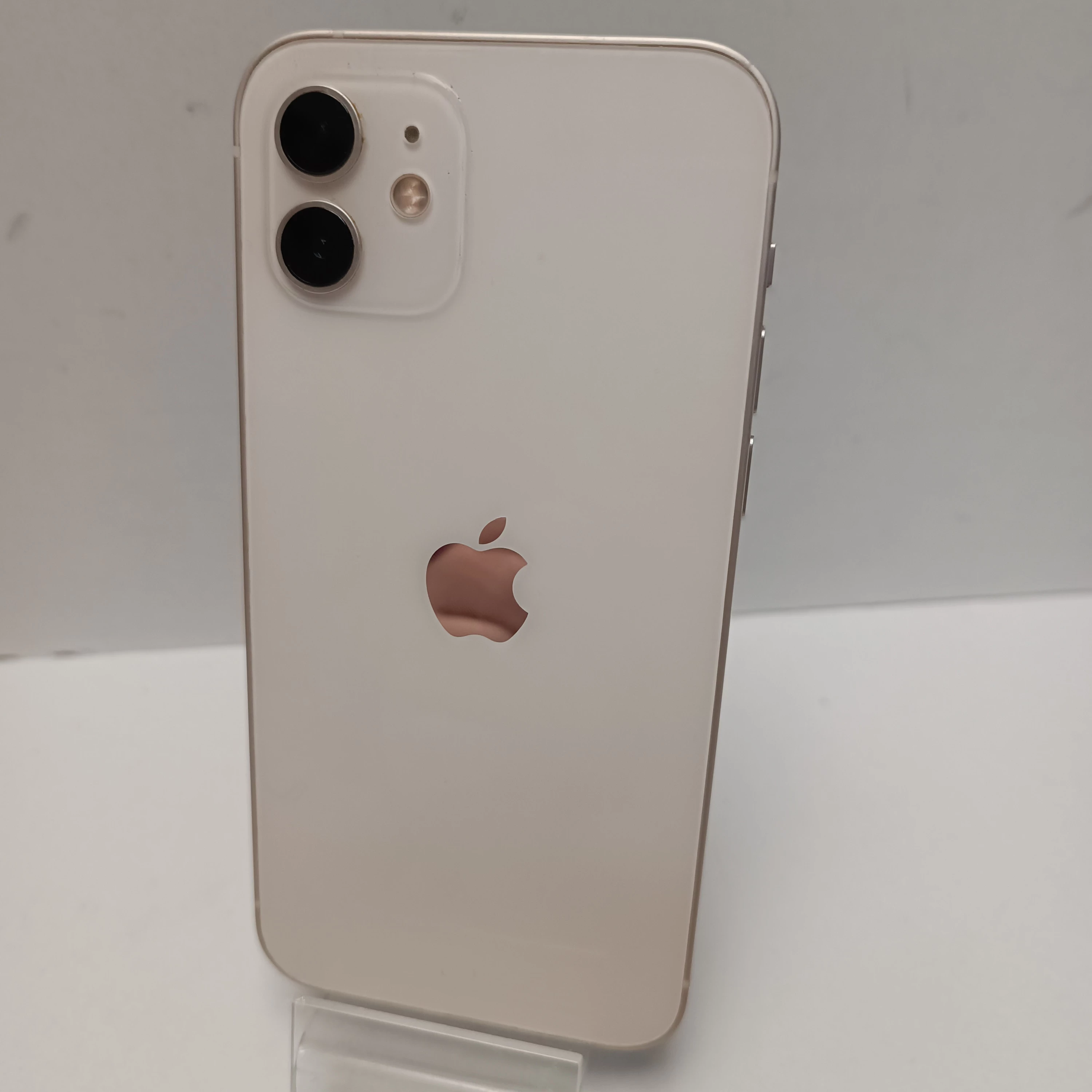 telefon-iphone-12-128gb-bat-100-przekatna-ekranu-610
