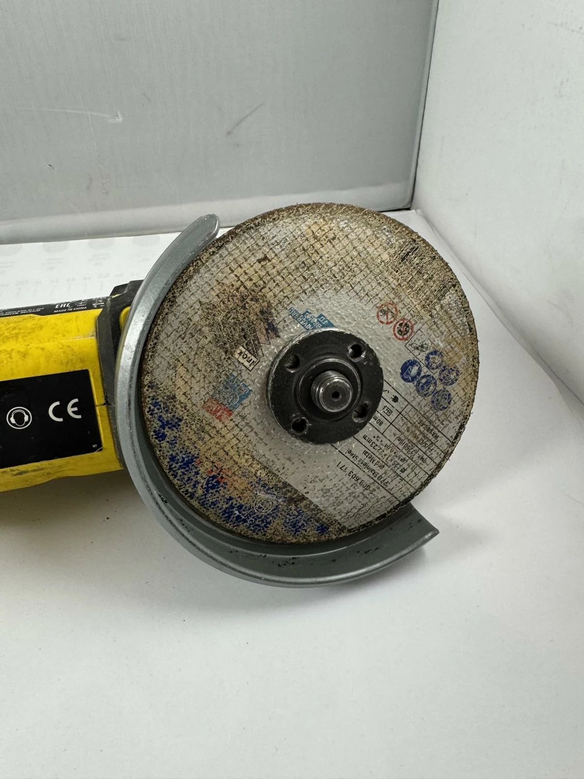 szlifierka-stanley-fatmax-sfmcg400-akumulator-marka-248811-951552