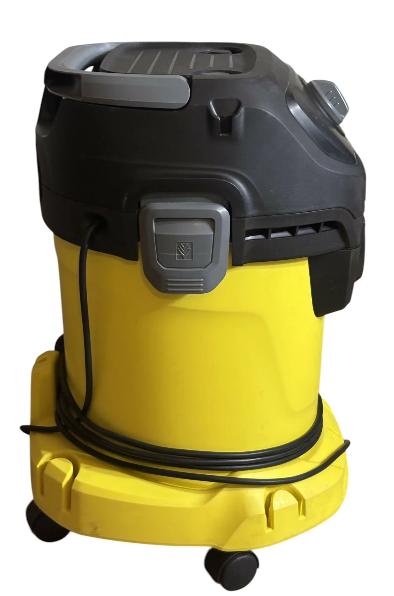 odkurzacz-przemyslowy-karcher-kwd3-stan-11323-2