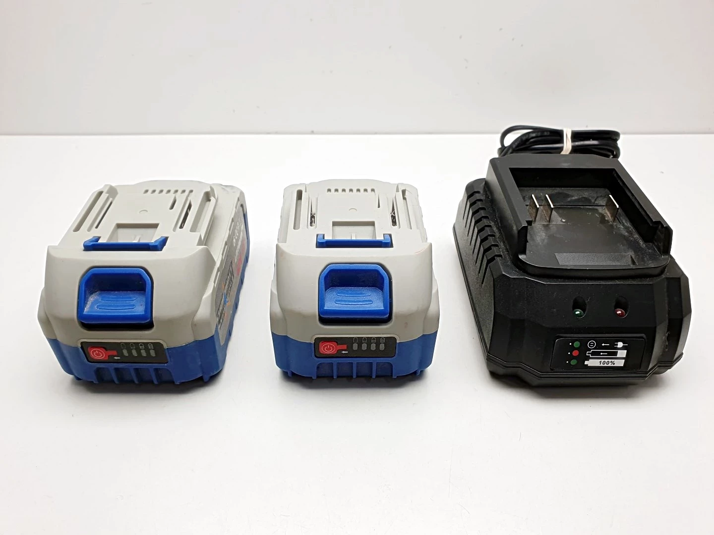 2-akumulatory-eurograft-42v-40-ah-ladowarka-napiecie-v-128551-729936