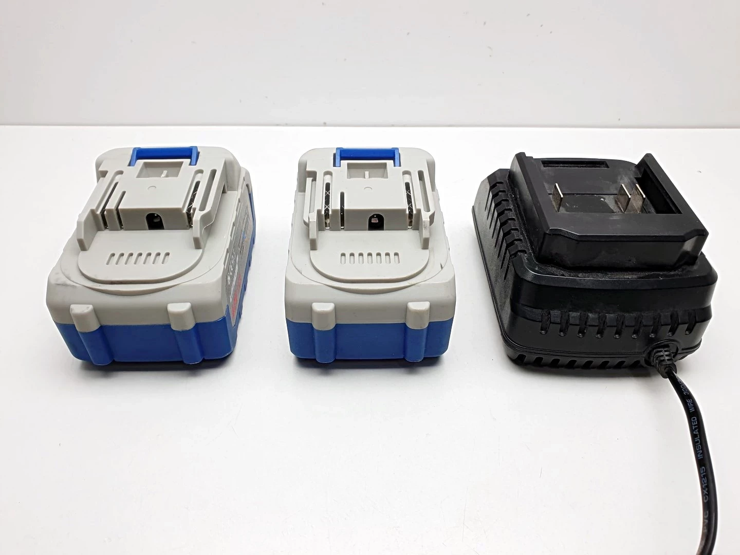 2-akumulatory-eurograft-42v-40-ah-ladowarka-marka-248811-959660