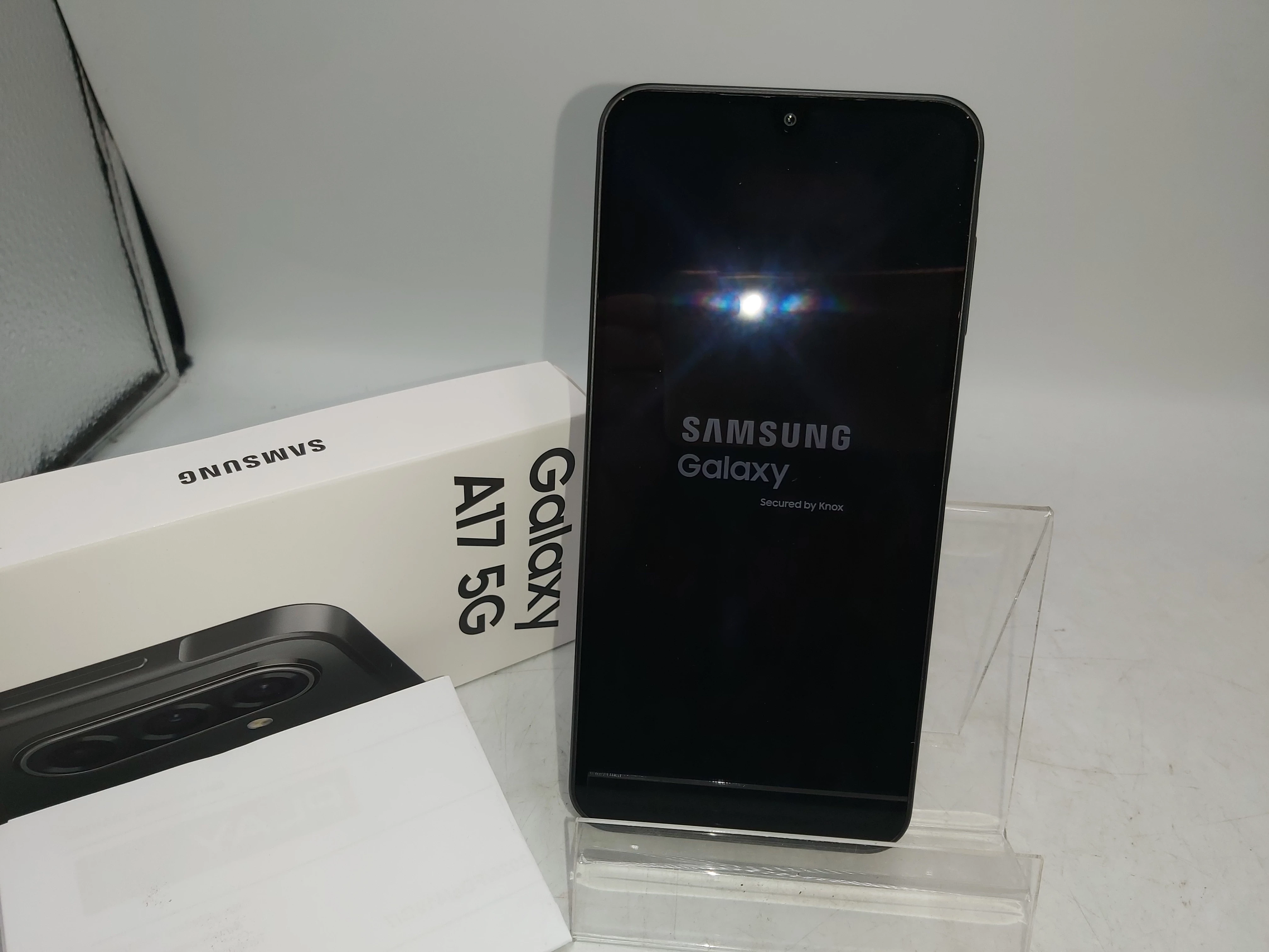 telefon-samsung-galaxy-a17-5g-4128gb-dual-sim-kod-producenta-8806097640226