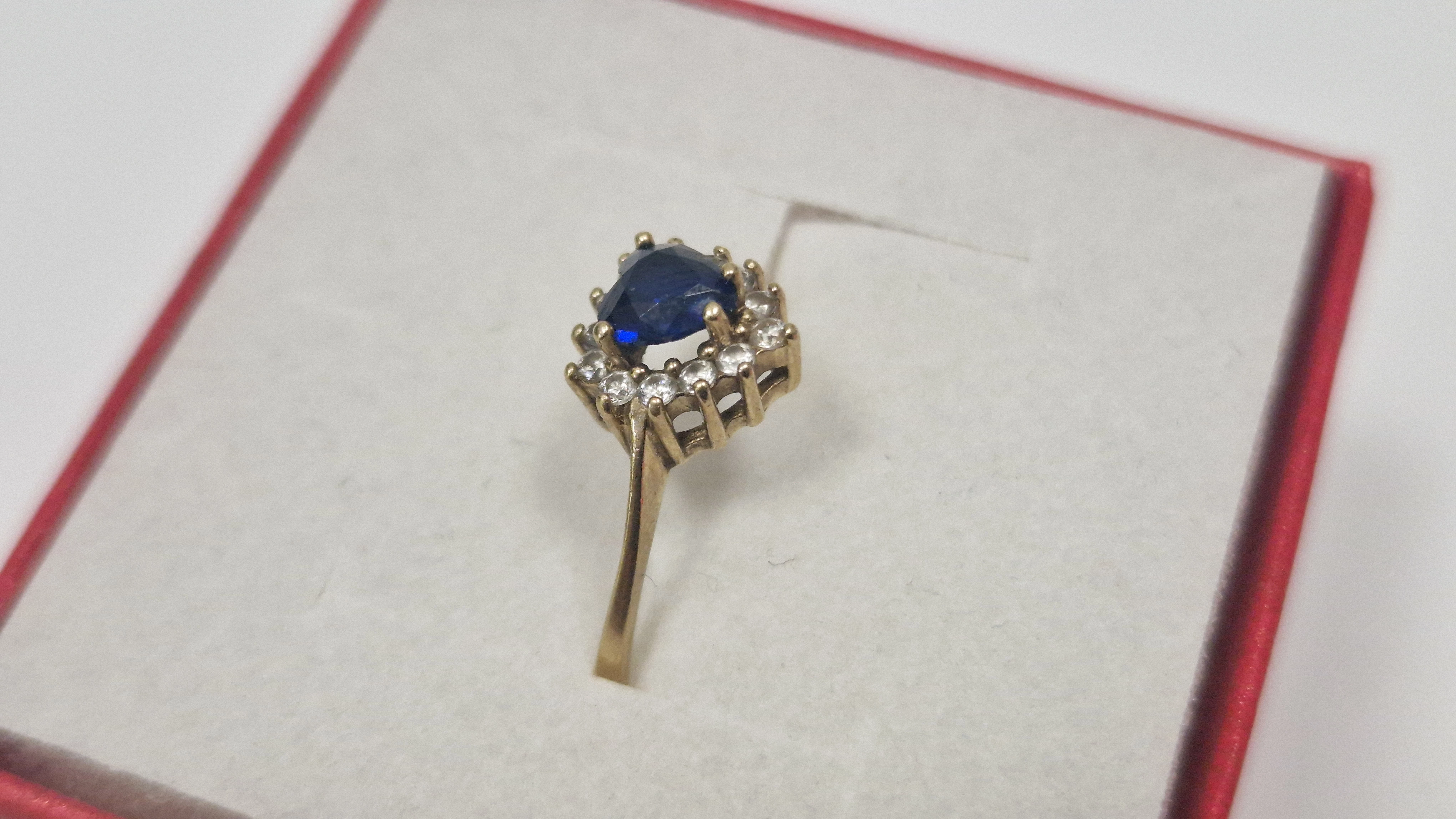 urzekajacy-zloty-pierscionek-333-171-g-r18-stan-11323-2