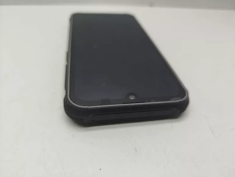 telefon-maxcom-ms572-przekatna-ekranu-571