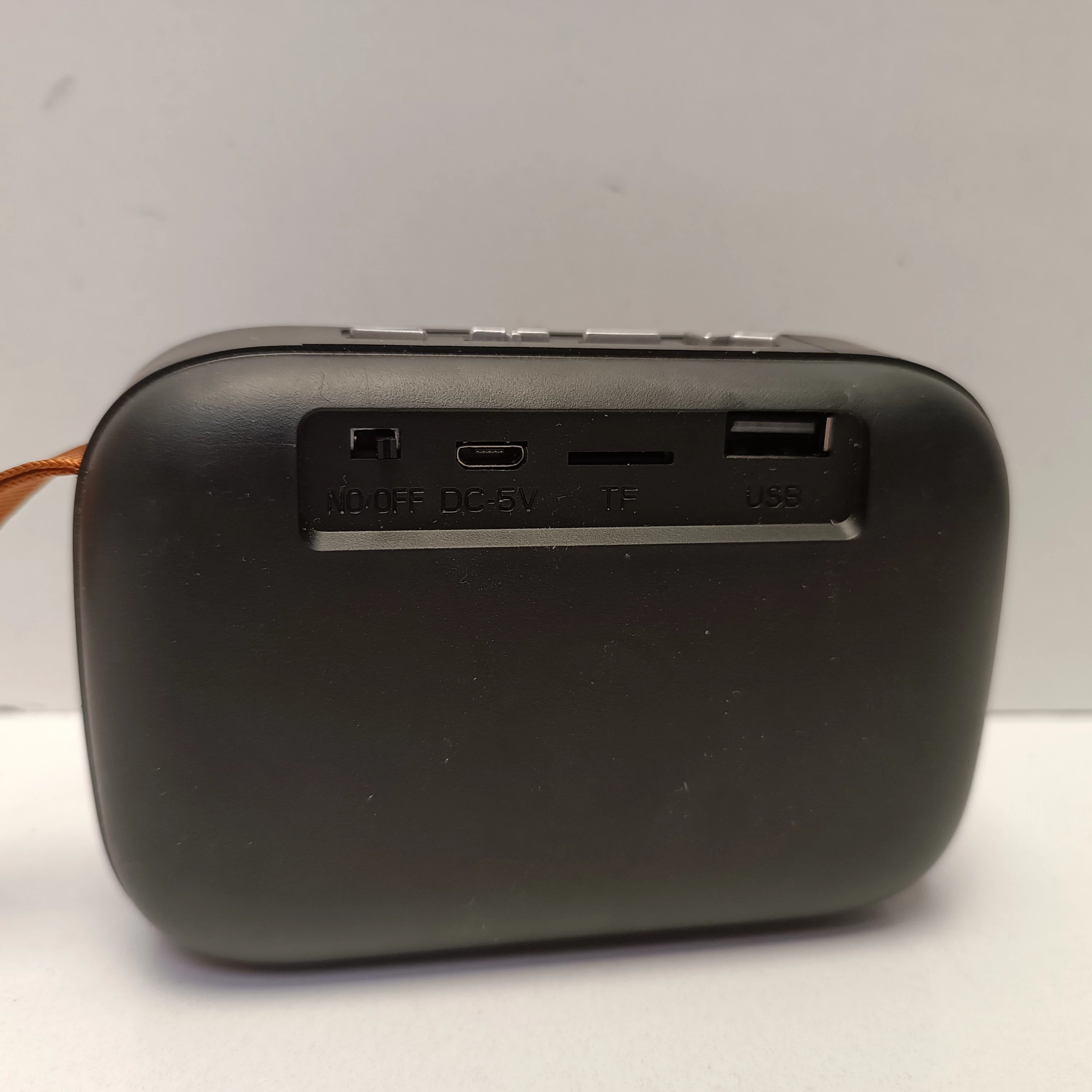 glosnik-bt-czarny-moc-1500